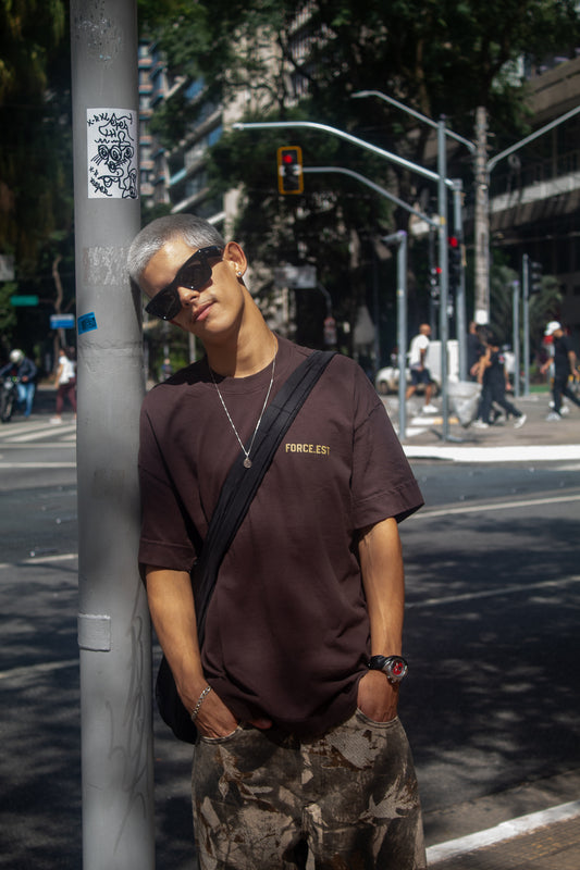 CAMISETA OVERSIZED ISAIAH 41:10 - MARROM
